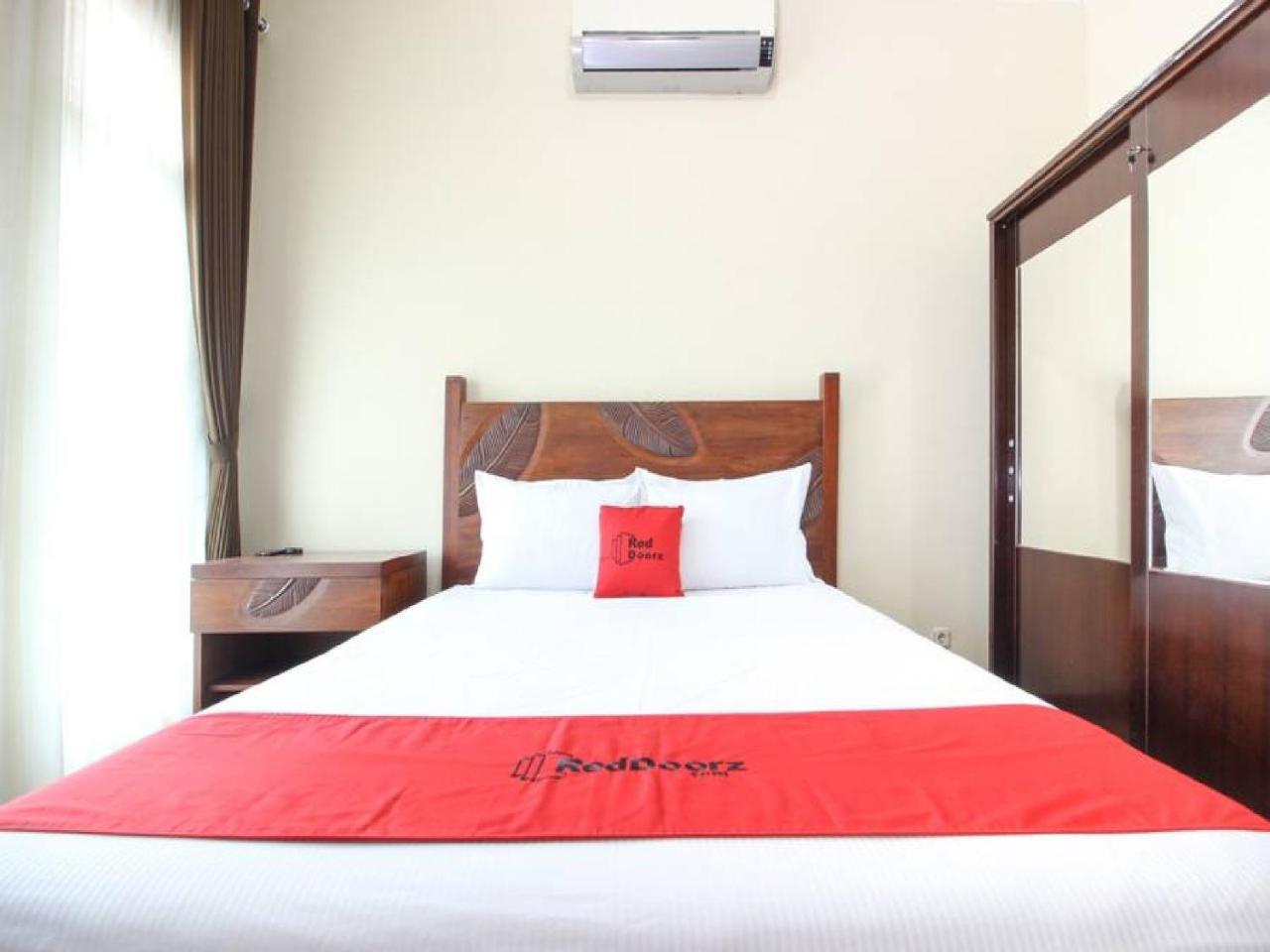 Reddoorz Plus Near Stie Ykpn Maguwo Exterior foto